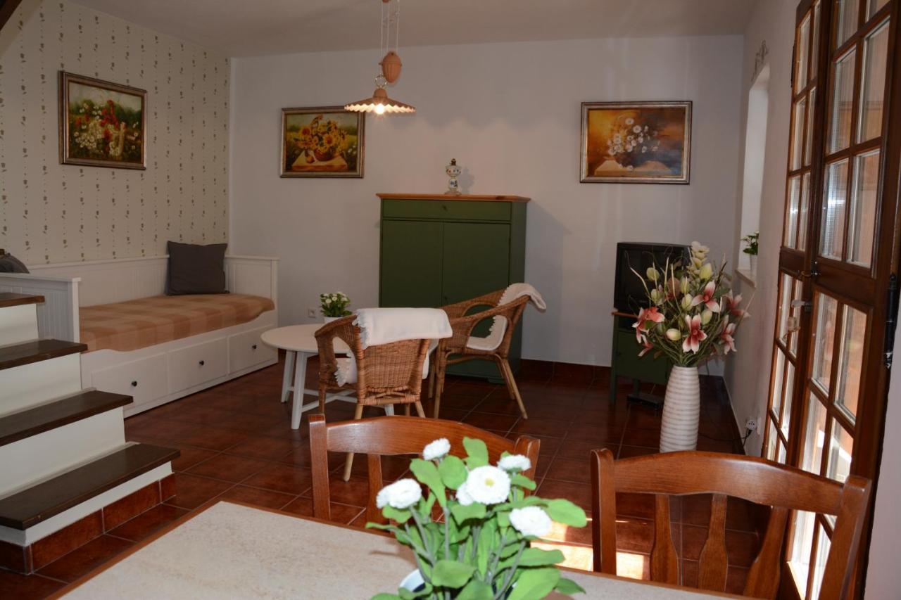 Habansky Dum Otel Dolni Vestonice Dış mekan fotoğraf