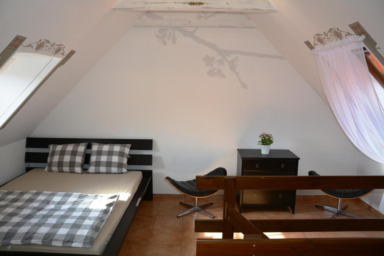 Habansky Dum Otel Dolni Vestonice Dış mekan fotoğraf