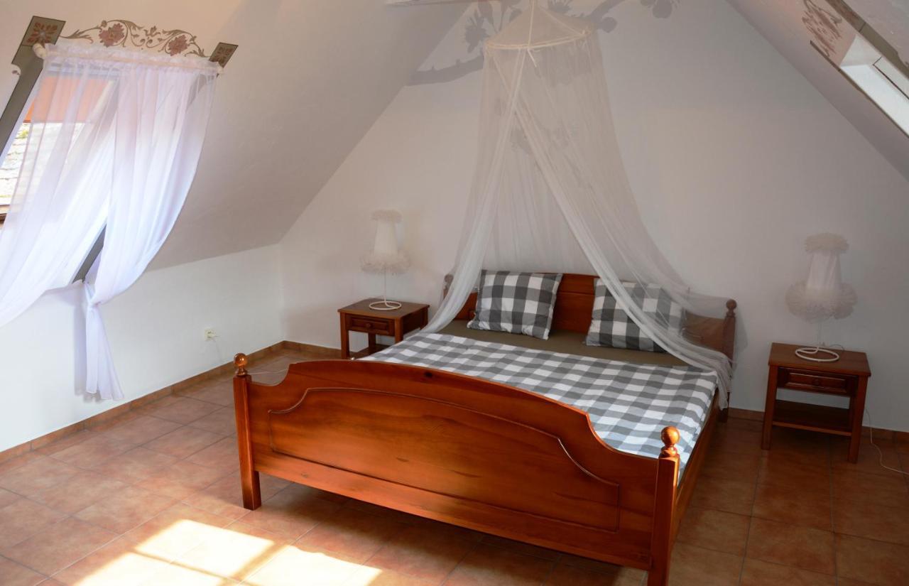 Habansky Dum Otel Dolni Vestonice Dış mekan fotoğraf